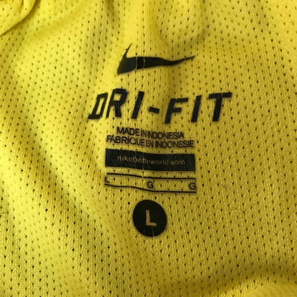 Nike men’s sport/ short made in Indonesia large - Picture 4 of 7